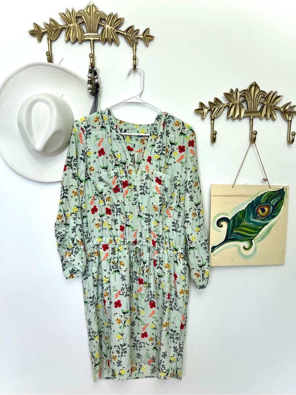 🍏 Light Green Floral V-Neck Drawstring Dress M ptp 21” l 39”